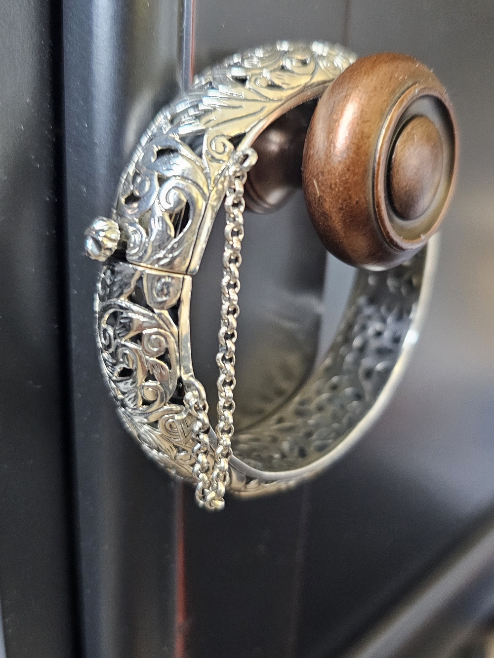 .925 Silver Artisan Crafted Filigree Hinged Bangle Bracelet with Safety Chain